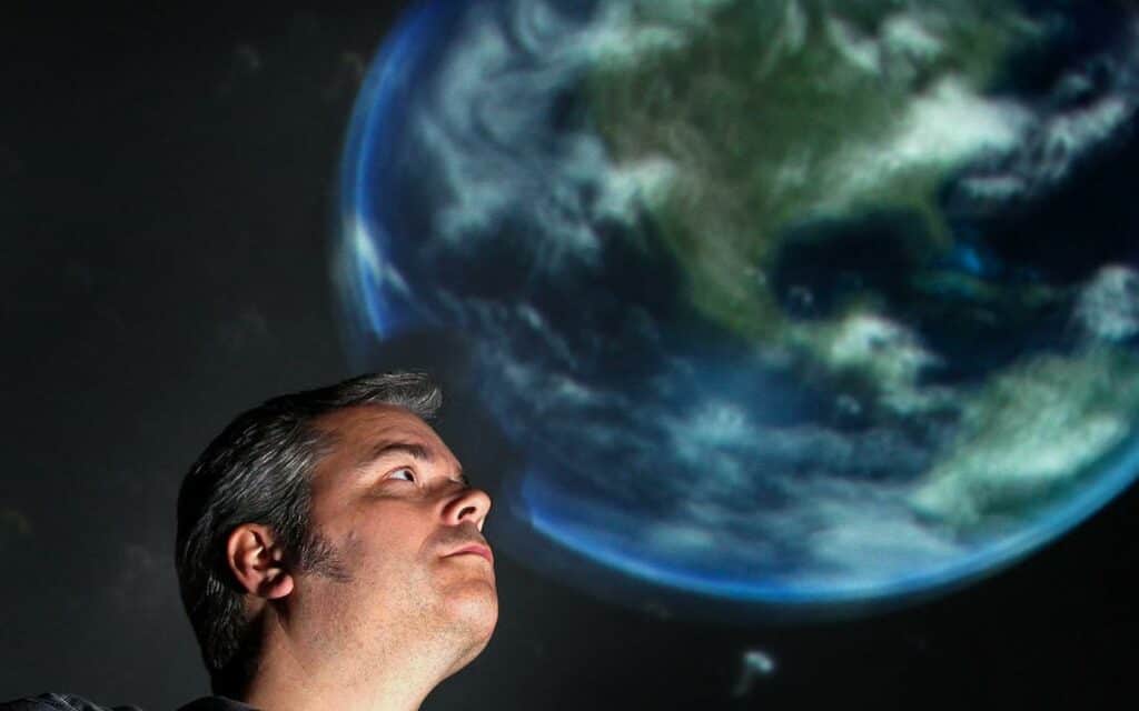 Is the Earth Actually Flat? 42 Reasons for Flat Earth Theory