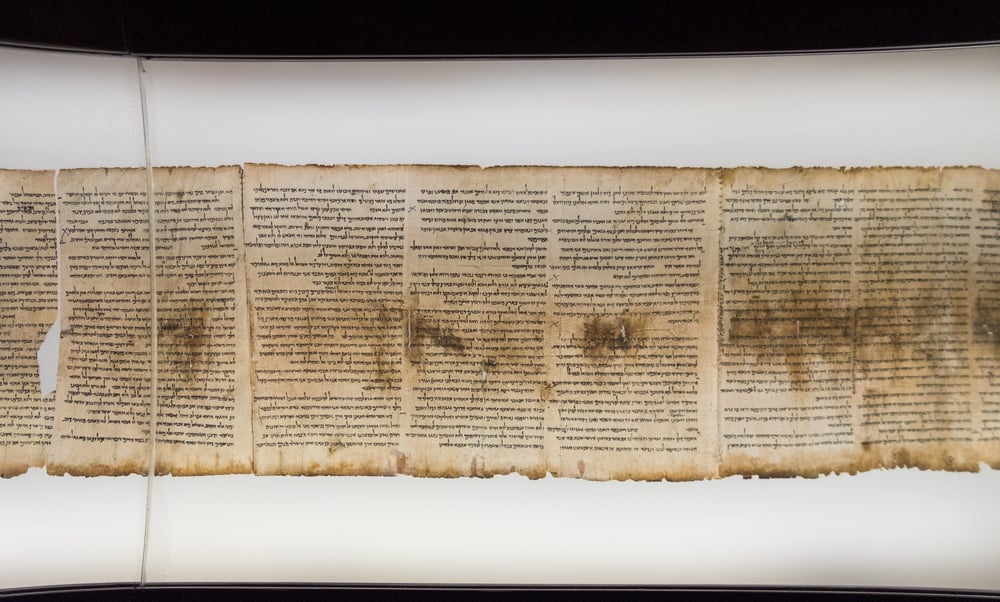 Science Tries to Discover the Authenticity of the Dead Sea Scrolls ...