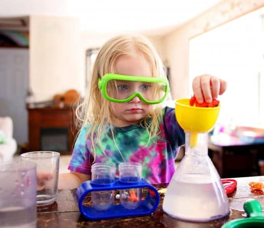 20 Science Kits and STEM Projects for Kids