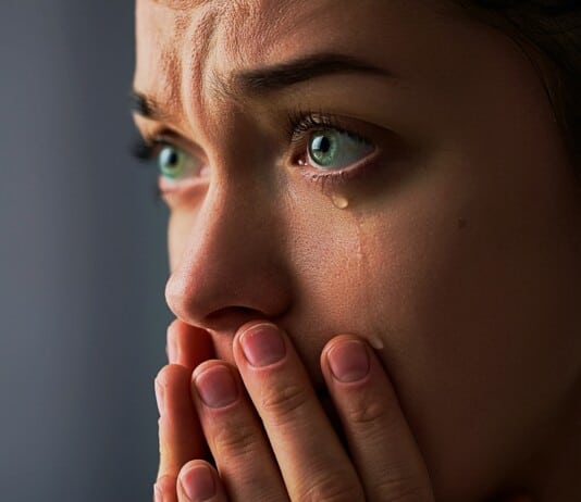 15 Science-Backed Techniques to Break Free from Gaslighting and Rebuild Emotional Resilience