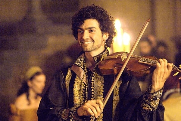 40+ Funny And Surprising TV Mistakes You Never Noticed