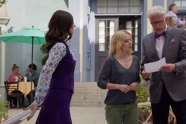 40+ Funny And Surprising TV Mistakes You Never Noticed