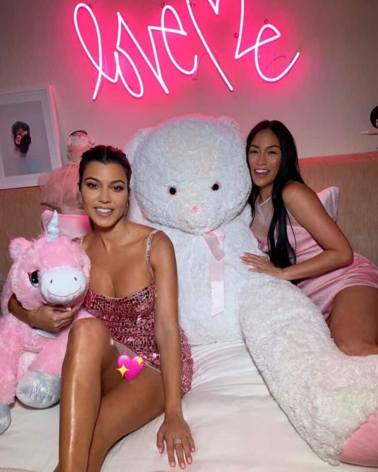 30+ Hilarious And Unexpected Celebrity Wardrobe Malfunctions That Left Us In Shock