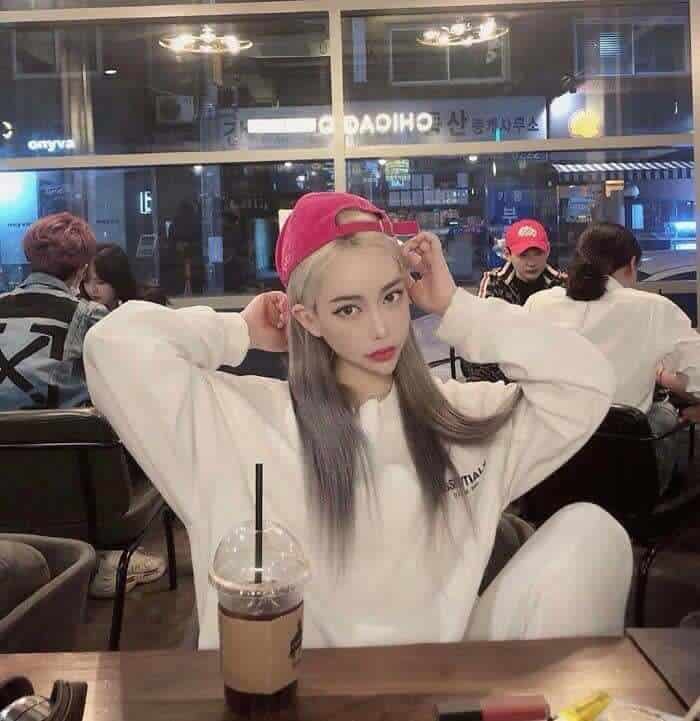 30+ Ridiculous Instagram Editing Fails That Exposed Fake Pictures