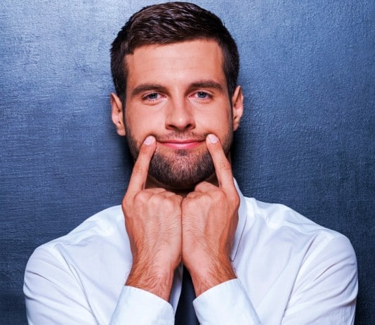 Physical Signs that Someone Is Lying through Their Teeth