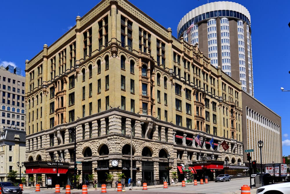 40+ Of The Most Haunted Places In The US That You Don&#8217;t Want To Visit