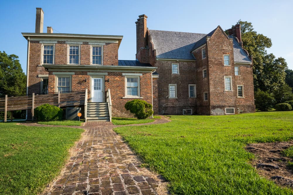 40+ Of The Most Haunted Places In The US That You Don&#8217;t Want To Visit