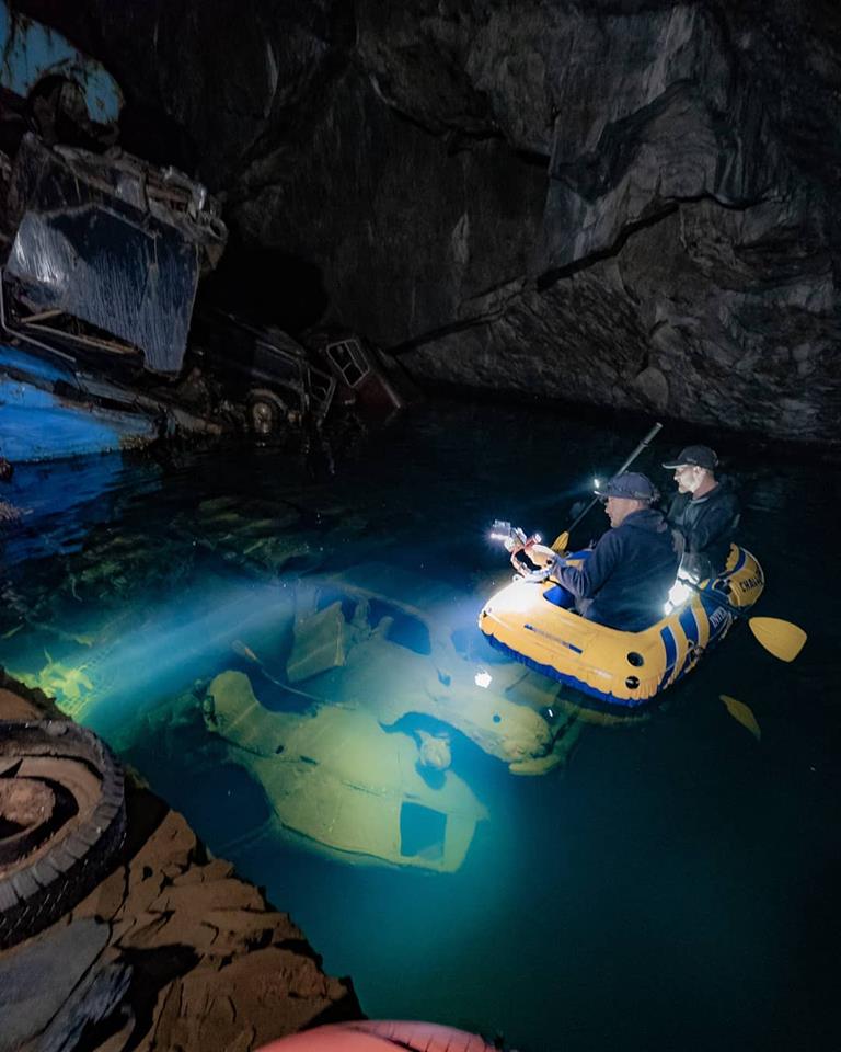 Urban Explorers Go Inside Pink Floyd’s Abandoned Mansion