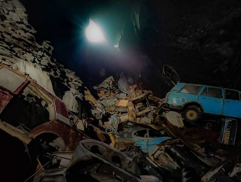 Urban Explorers Go Inside Pink Floyd’s Abandoned Mansion