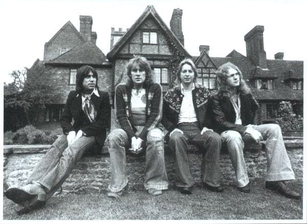 Urban Explorers Go Inside Pink Floyd’s Abandoned Mansion