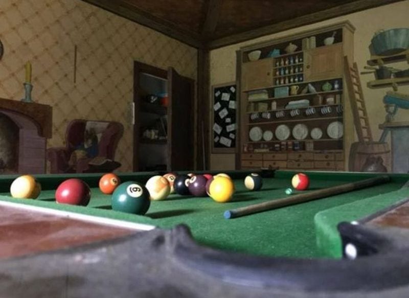 Urban Explorers Go Inside Pink Floyd’s Abandoned Mansion