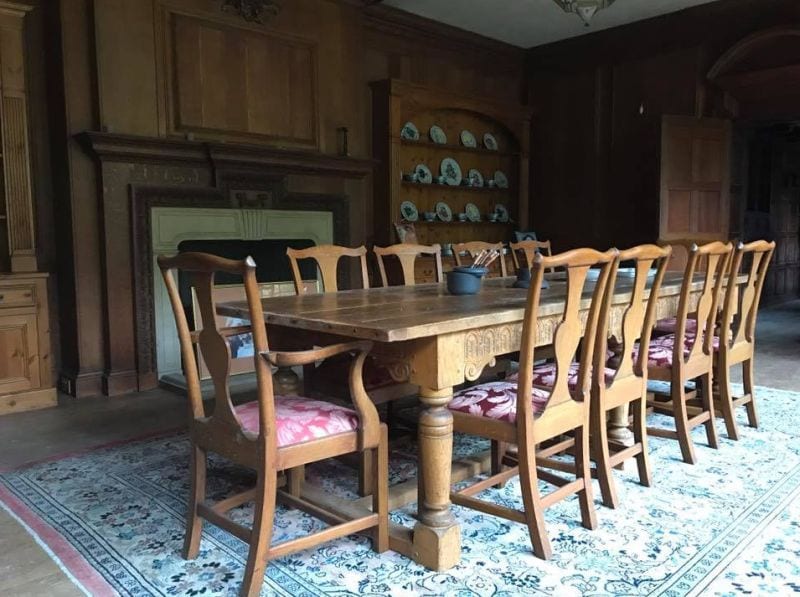 Urban Explorers Go Inside Pink Floyd’s Abandoned Mansion