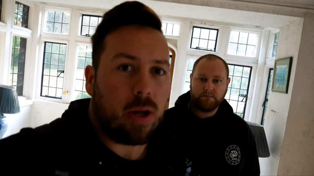 Urban Explorers Go Inside Pink Floyd’s Abandoned Mansion