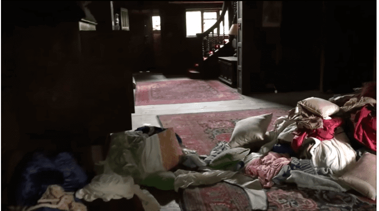 Urban Explorers Go Inside Pink Floyd’s Abandoned Mansion