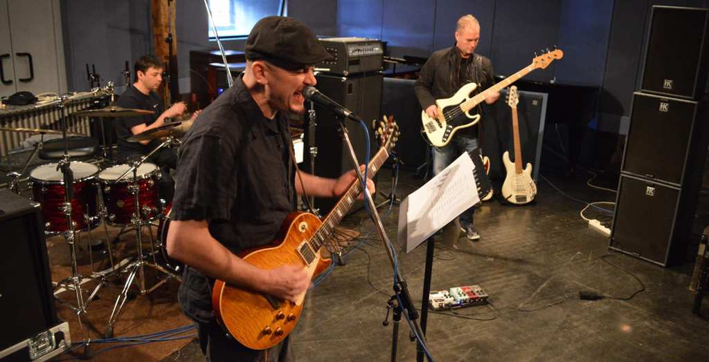 Urban Explorers Go Inside Pink Floyd’s Abandoned Mansion