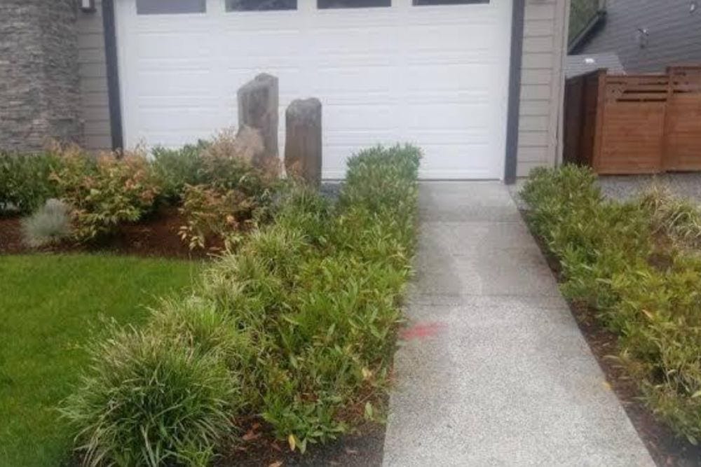 Ridiculous Photos Of Houses That Make Us Shake Our Heads In Disappointment