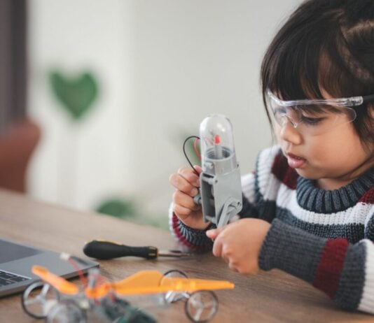 Jaw Dropping Technology Lessons That Today’s Kids Are Being Taught In School