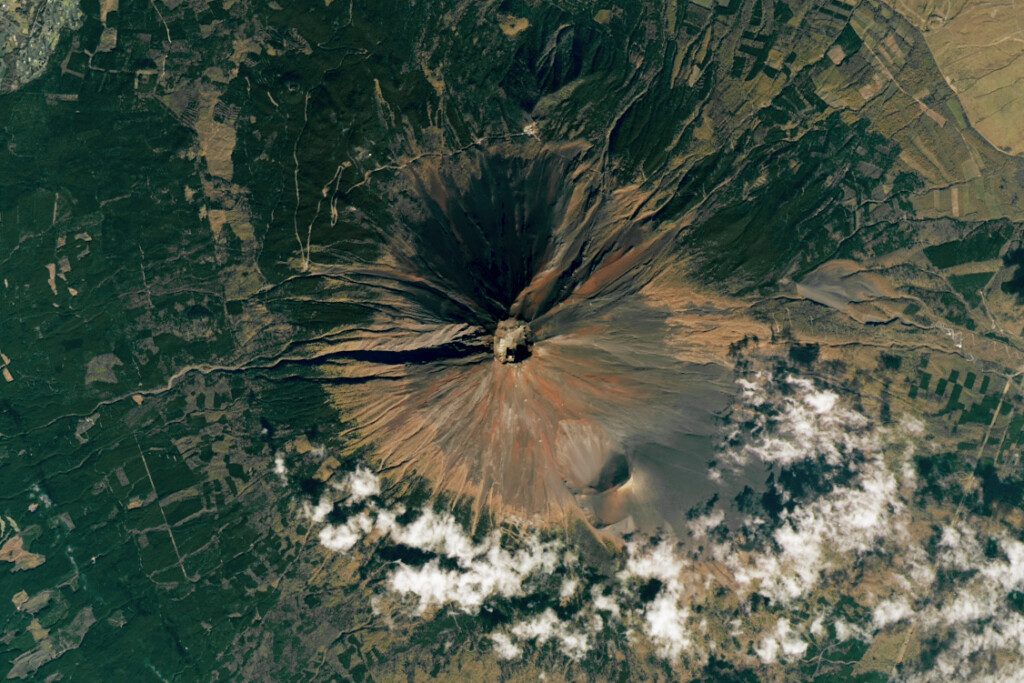 Look: 27 Mezmerizing Images from NASA&#8217;s Earth Observing System