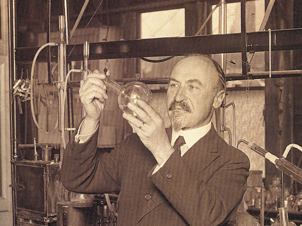 40 Popular Things That Were Invented for Totally Different Purposes