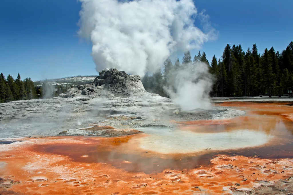 4 Major US Volcanoes Could Erupt in The Next Few Weeks, Here&#8217;s Their Status