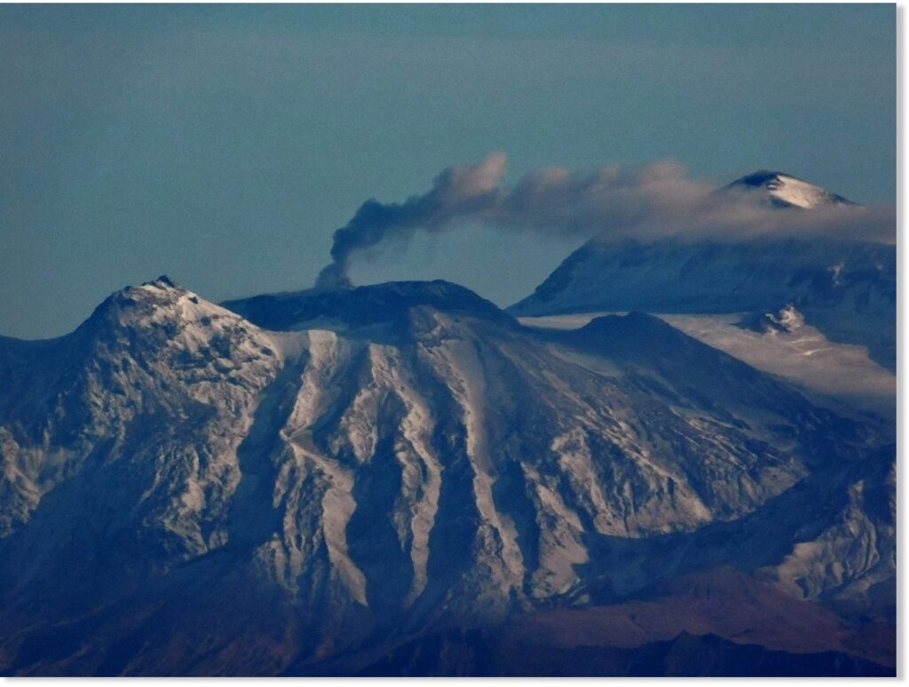 4 Major US Volcanoes Could Erupt in The Next Few Weeks, Here&#8217;s Their Status