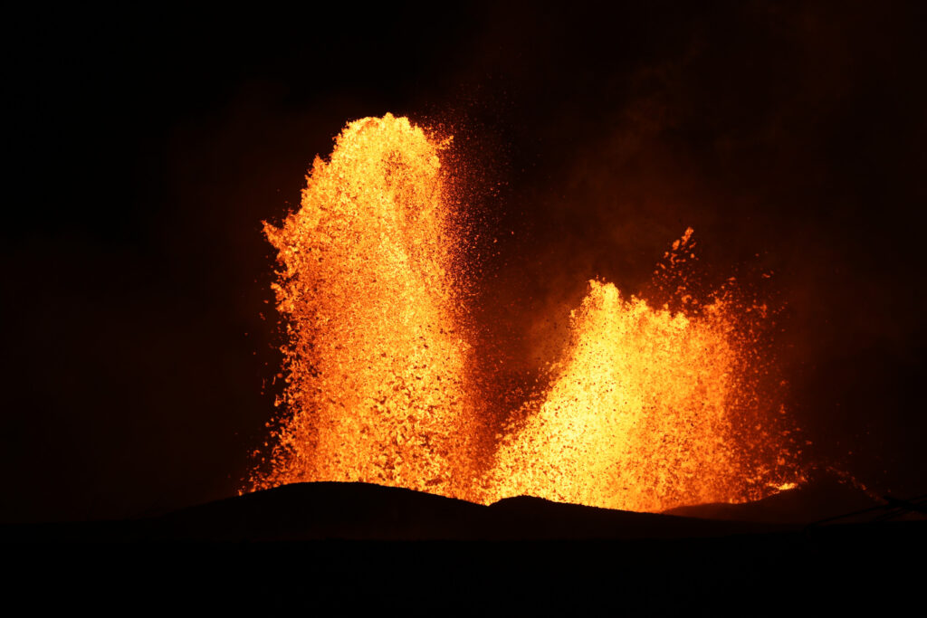 4 Major US Volcanoes Could Erupt in The Next Few Weeks, Here&#8217;s Their Status