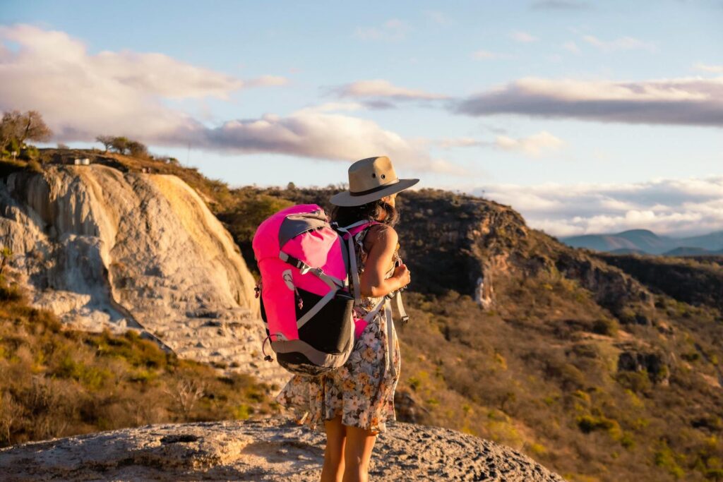 12 Friendship Hacks to Make New Connections as an Adult—and 12 You Need to Stop Doing