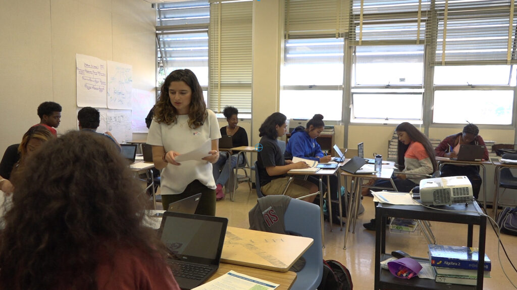 Just Look What Happens When American Schools  Ban Smartphones!