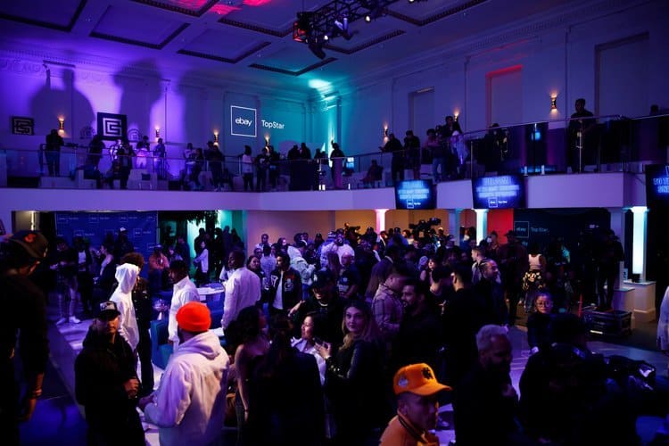 12 Friendship Hacks to Make New Connections as an Adult—and 12 You Need to Stop Doing