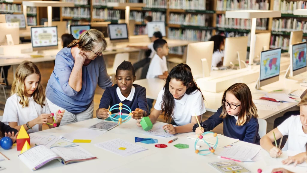 Just Look What Happens When American Schools  Ban Smartphones!