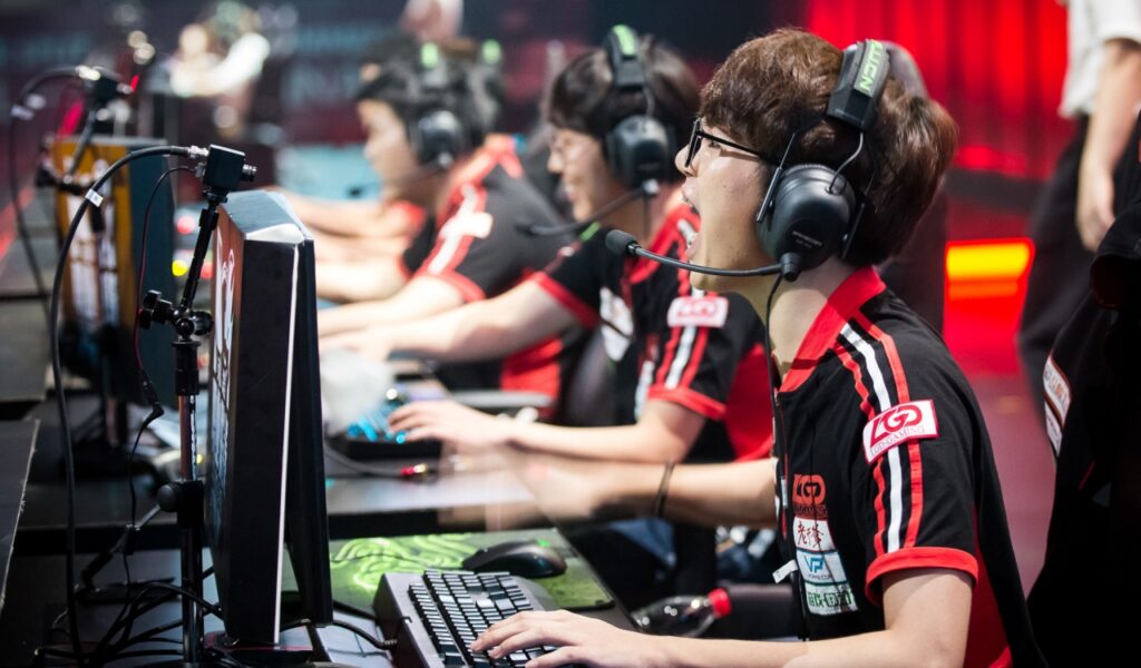 Evolving Multiplayer Experiences: Top Trends Shaping the Future of Online Gaming in 2025