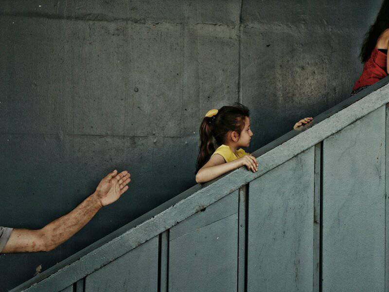 There Might Actually Be Some Science Behind Eldest Daughter Syndrome