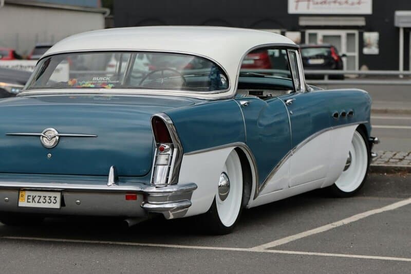 30 Classic Cars That Are 60 in 2025