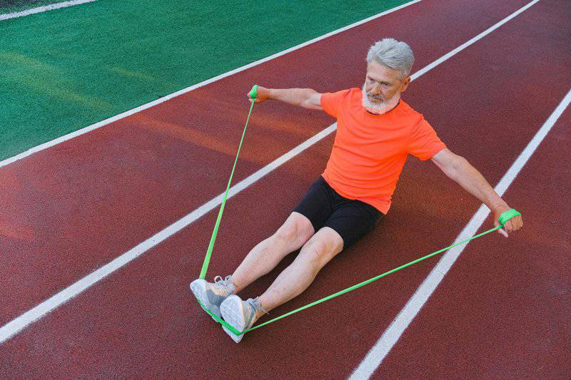 The Exact Strength Training Routine This 80-Year-Old Woman Follows To Stay Strong And Healthy