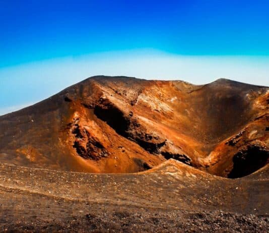 Hidden Volcano Near California Could Blow in 2025 – Scientists Sound the Alarm