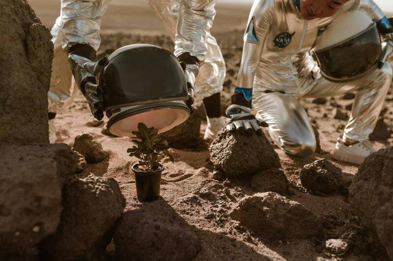 A WALL is Found At The EDGE Of Our Solar System