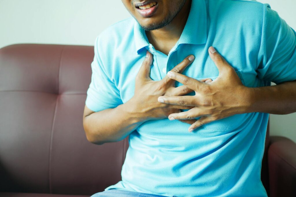15 Heart Attack Warning Signs + 10 Ways to Protect Yourself That Doctors Swear By