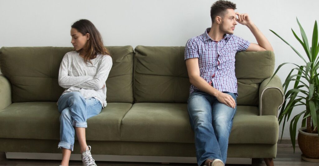 I’ve been a couples therapist for 20 years: Any of these 22 phrases is a red flag in relationships