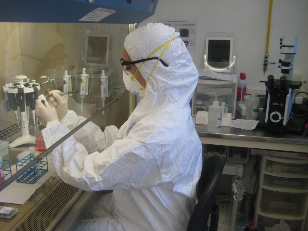 Scientists Furious: Company Claims It &#8216;De-Extincted&#8217; Dire Wolves But They&#8217;re Just Fake