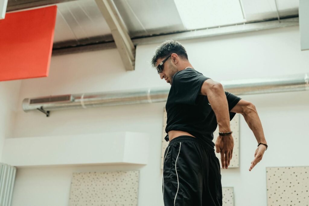 I&#8217;m a Physical Therapist: 13 Habits That Are Secretly Destroying Your Posture