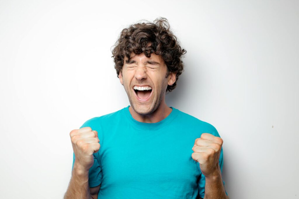 I studied people who overcame social anxiety: The 15 micro-habits that transformed their confidence