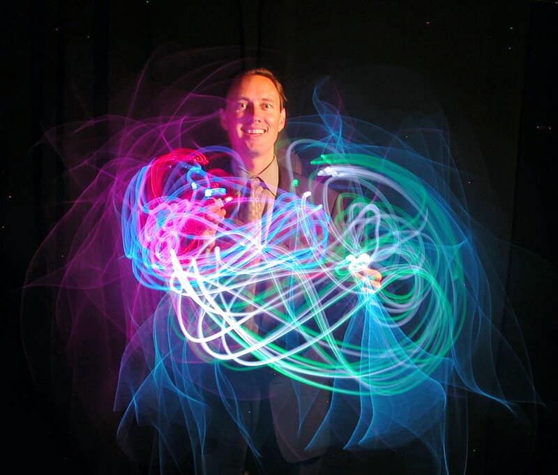 Humans Give Off a Light That Is Extinguished in Death, Study Reveals