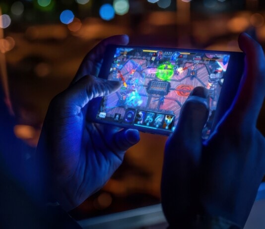 The Rise of Mobile Gaming: Analyzing Its Impact on the Traditional Console Market