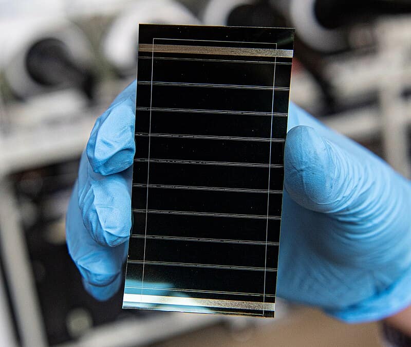 Breakthrough in Solar-Powered Water Splitting Could Revolutionize Clean Energy