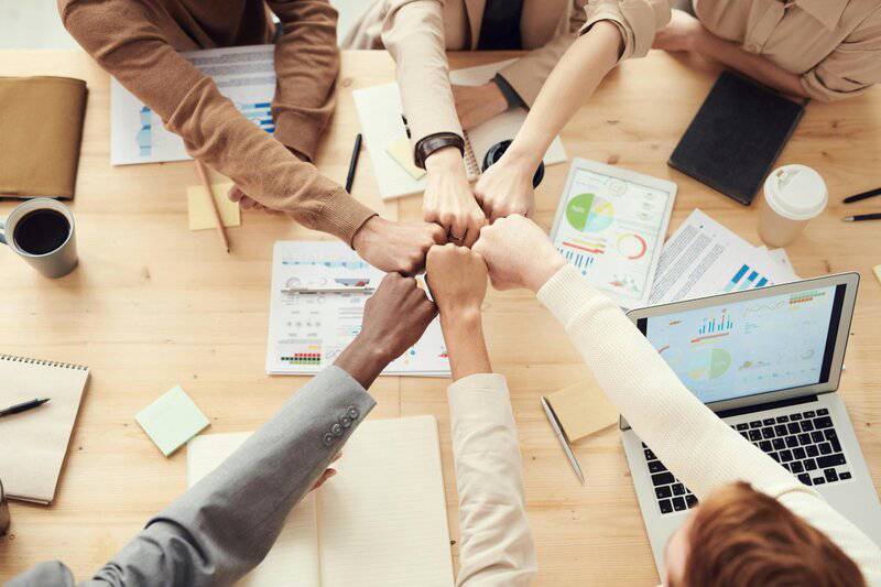 The Rising Importance of Workplace Friendships in Combating Employee Burnout