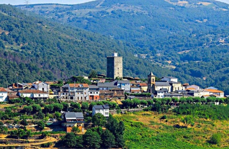 15 Charming Small Towns Attracting Remote Workers in 2025