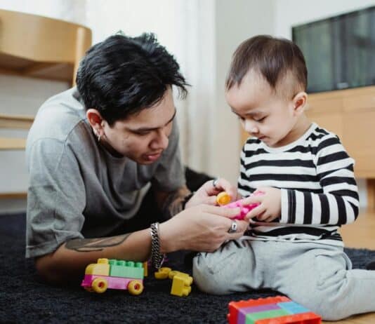 I’ve Studied Over 200 Kids: The Ones with High Emotional Intelligence Have Parents Who Do 7 Things Early On