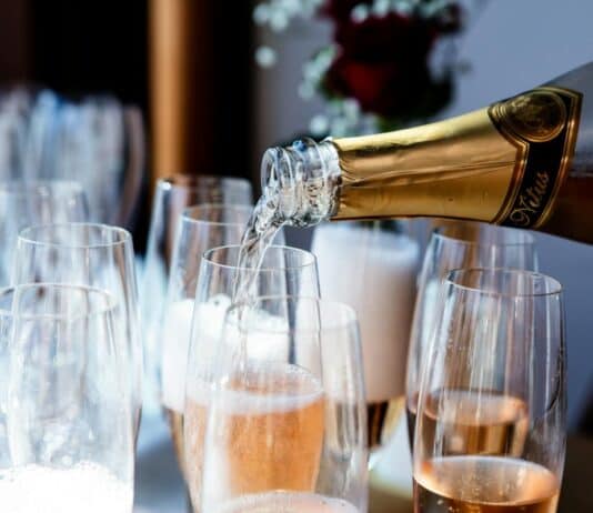 Scientists Confirm What Wine Lovers Always Hoped: 1 Bottle a Week Has Surprising Health Benefits