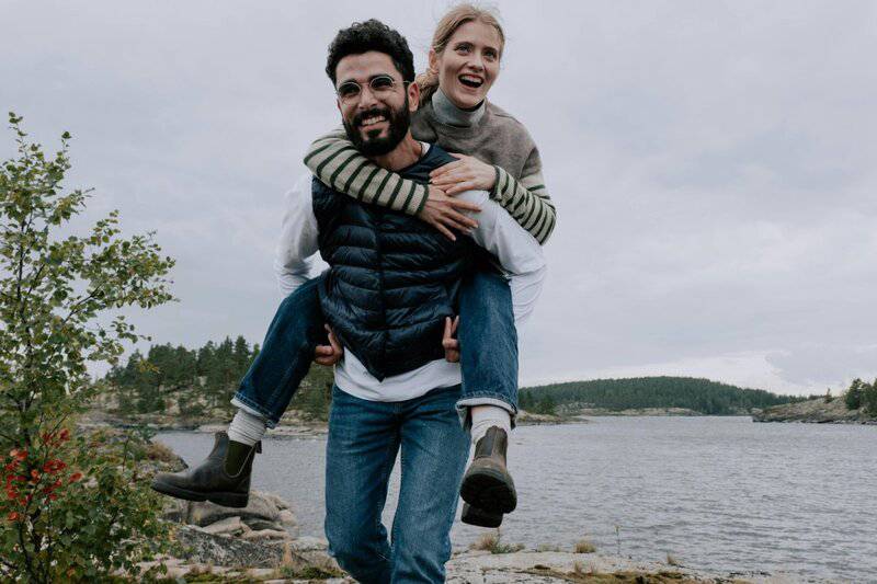 The Science of Attraction Explained — 26 Subconscious Factors That Determine Who You Love