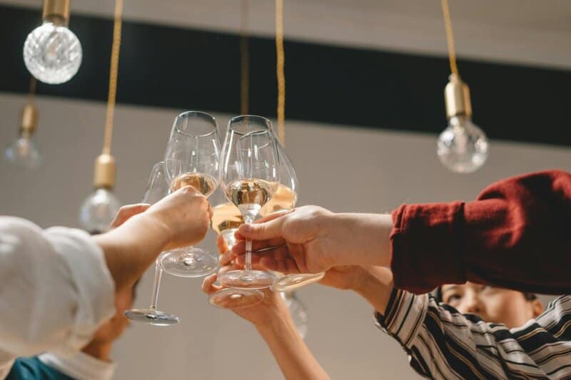 Scientists Confirm What Wine Lovers Always Hoped: 1 Bottle a Week Has Surprising Health Benefits